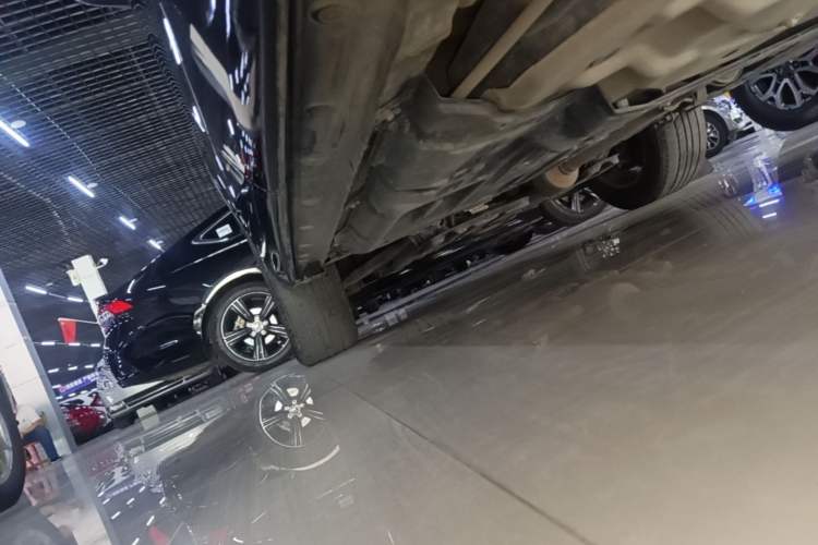 Used Toyota Highlander 2018 2.0T Two-Wheel Drive Elite Edition 7 Seats Emission Standard China V Left Side Sill