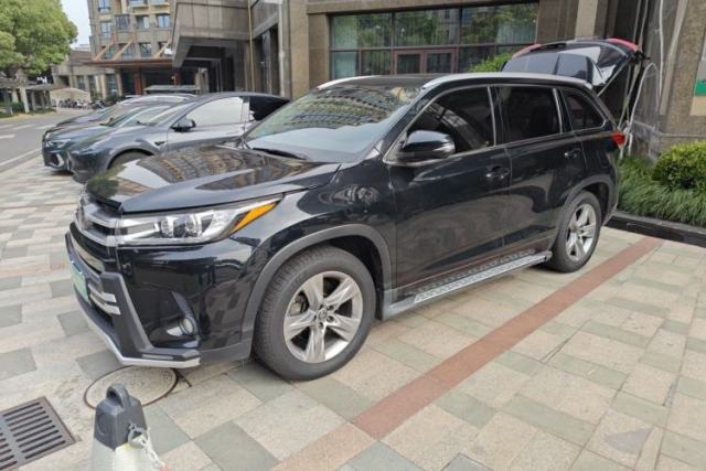Used Toyota Highlander 2018 2.0T Four-Wheel Drive Luxury Edition 7 Seats China V Emission Standard