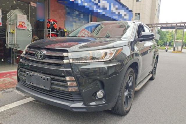 Toyota Highlander 2018 2.0T Four-Wheel Drive Knight Edition 7 Seats China VI Standard مستعملة