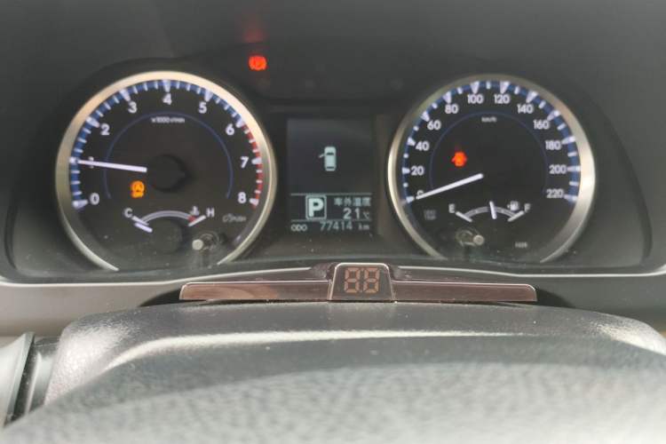Used Toyota Highlander 2018 2.0T Two-Wheel Drive Elite Version 5 Seats China VI Standard Odometer Close Up