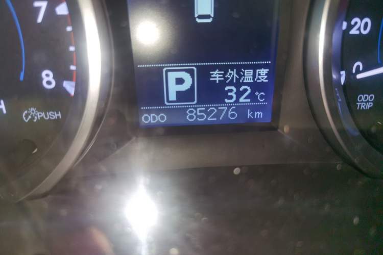 Used Toyota Highlander 2018 2.0T Two-Wheel Drive Elite Version 5 Seats China VI Standard Odometer Close Up