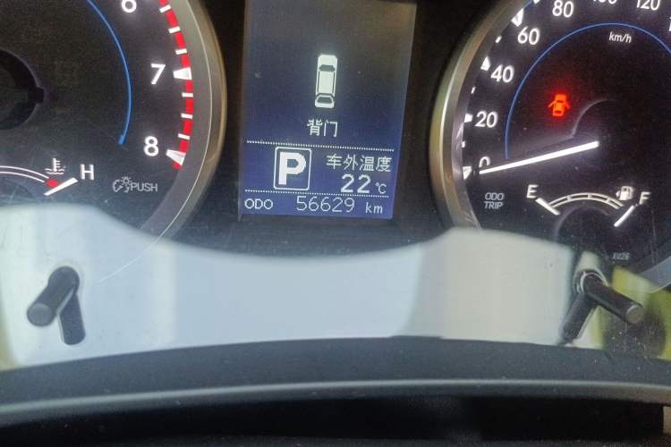 Used Toyota Highlander 2018 2.0T Two-Wheel Drive Elite Version 5 Seats China VI Standard Odometer Close Up