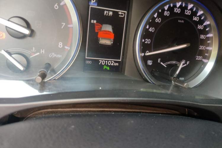 Used Toyota Highlander 2018 2.0T Four-Wheel Drive Prestige Version 7 Seats China VI Standard Odometer Close Up