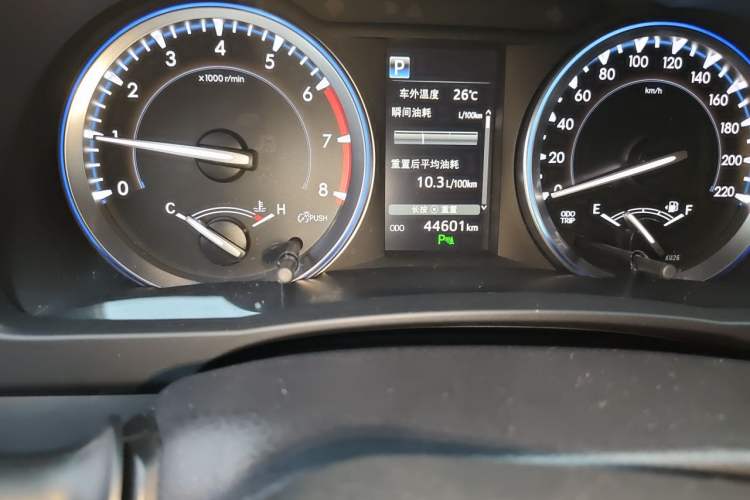 Used Toyota Highlander 2018 2.0T Four-Wheel Drive Supreme Edition 7-Seater China VI Odometer Close Up