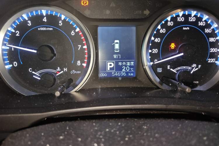 Used Toyota Highlander 2018 2.0T Four-Wheel Drive Elite Edition 7 Seats China V Standard Odometer Close Up