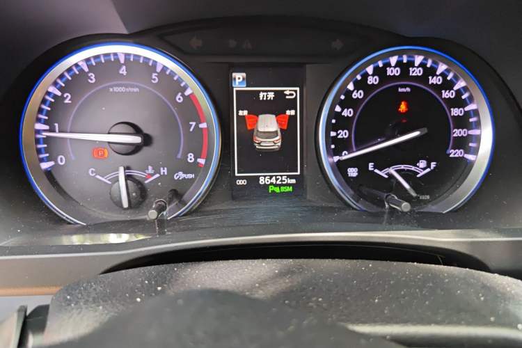 Used Toyota Highlander 2018 2.0T Four-Wheel Drive Supreme Edition 7-Seater China VI Odometer Close Up