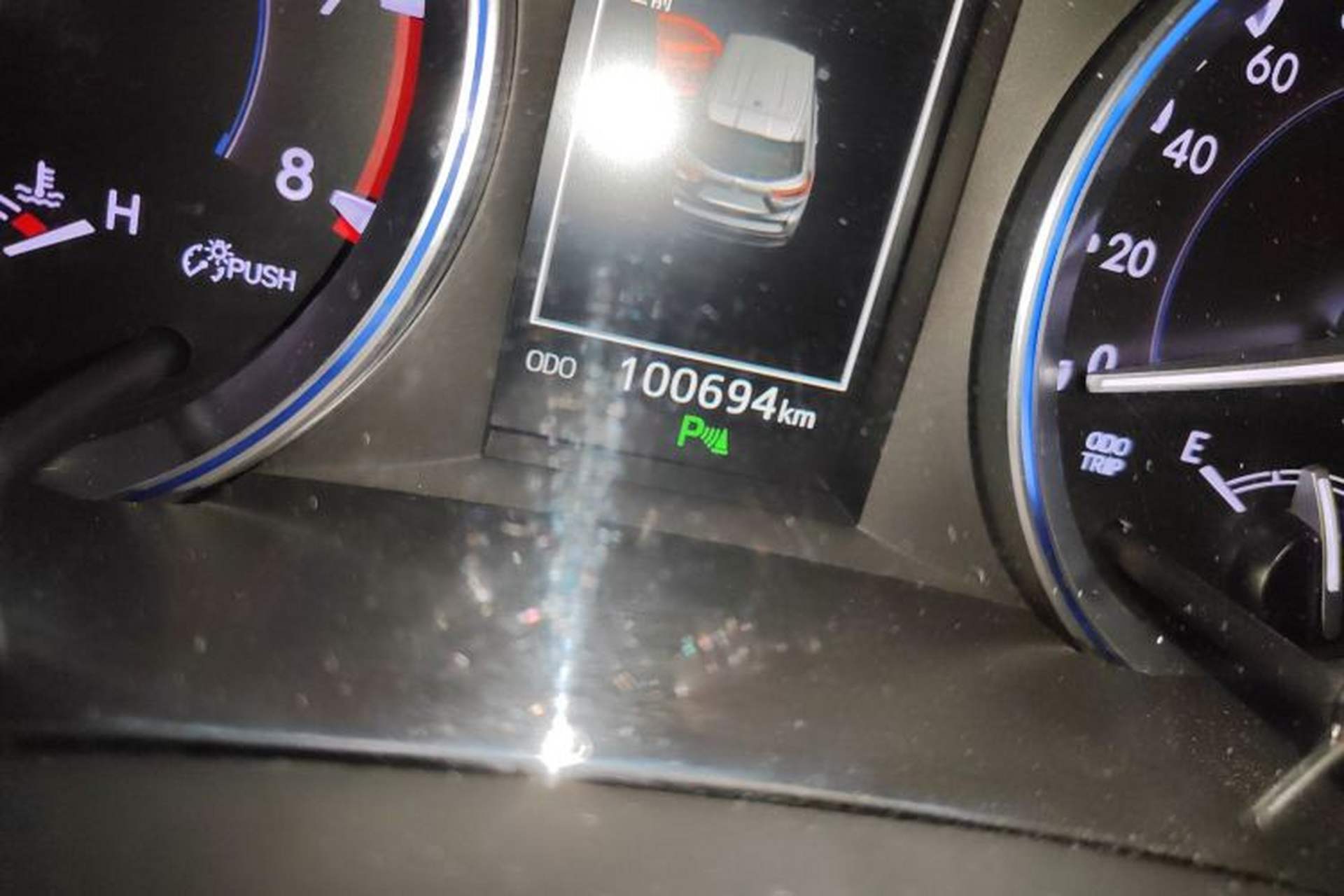 Used Toyota Highlander 2018 2.0T Four-Wheel Drive Prestige Version 7 Seats China V Emission Standard Odometer Close Up