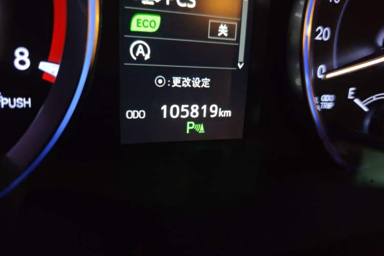 Used Toyota Highlander 2018 2.0T Four-Wheel Drive Prestige Version 7 Seats China VI Standard Odometer Close Up