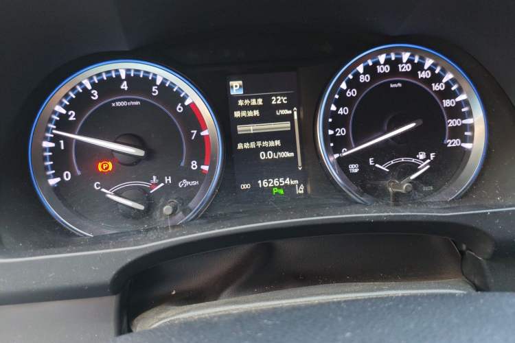 Used Toyota Highlander 2018 2.0T Four-Wheel Drive Prestige Version 7 Seats China V Emission Standard Odometer Close Up