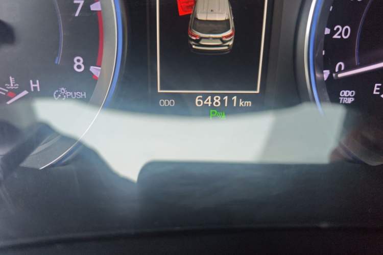 Used Toyota Highlander 2018 2.0T Two-Wheel Drive Luxury Edition 7 Seats China VI Standard Odometer Close Up
