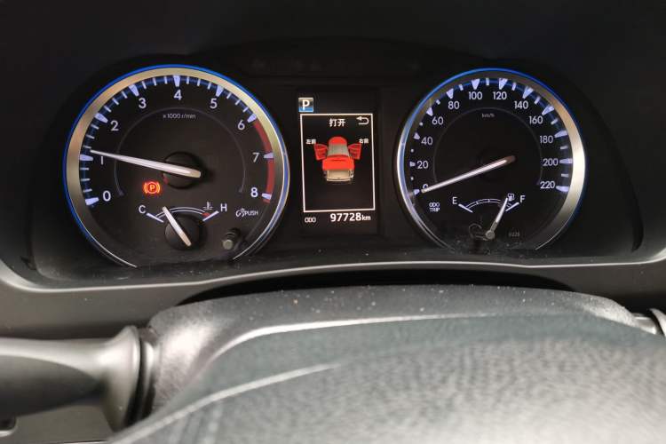 Used Toyota Highlander 2018 2.0T Four-Wheel Drive Prestige Version 7 Seats China V Emission Standard Odometer Close Up