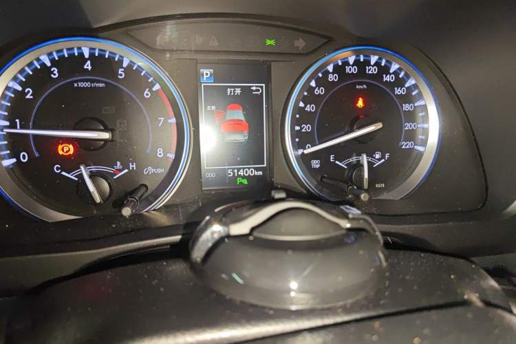 Used Toyota Highlander 2018 2.0T Four-Wheel Drive Luxury Version 7 Seats China VI Standard Odometer Close Up