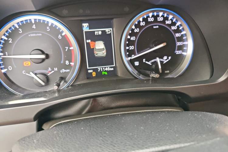 Used Toyota Highlander 2018 2.0T Four-Wheel Drive Knight Edition 7 Seats China VI Standard Odometer Close Up