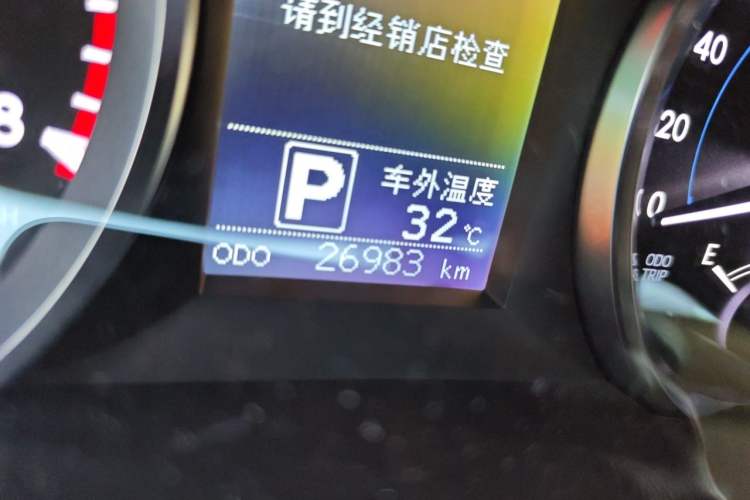 Used Toyota Highlander 2018 2.0T Four-Wheel Drive Elite Edition 7 Seats China VI Standard Odometer Close Up