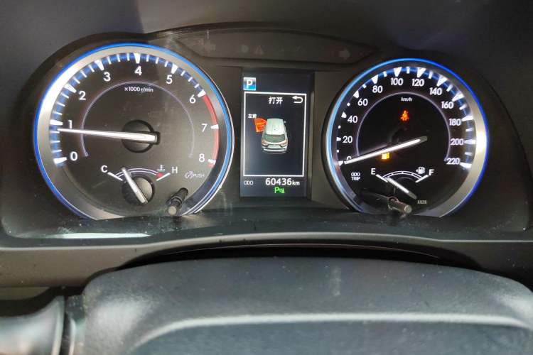 Used Toyota Highlander 2018 2.0T Four-Wheel Drive Prestige Version 7 Seats China VI Standard Odometer Close Up