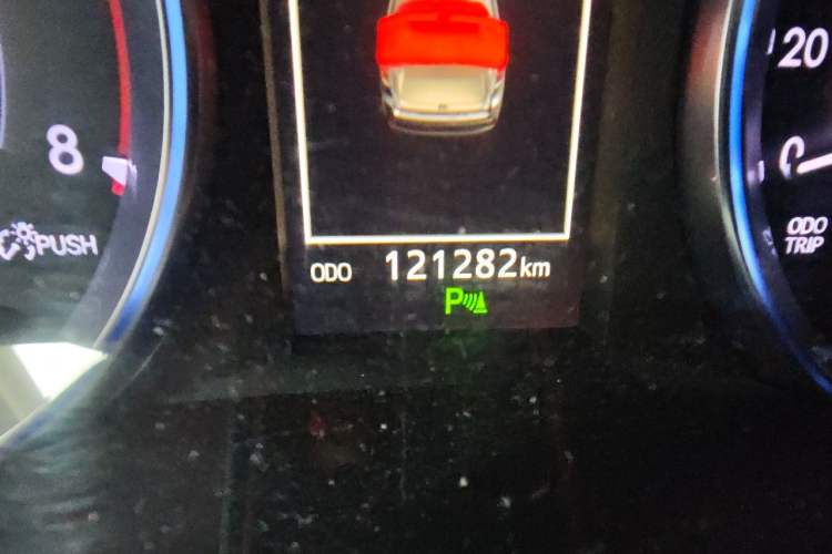 Used Toyota Highlander 2018 2.0T Four-Wheel Drive Luxury Version 7 Seats China VI Standard Odometer Close Up