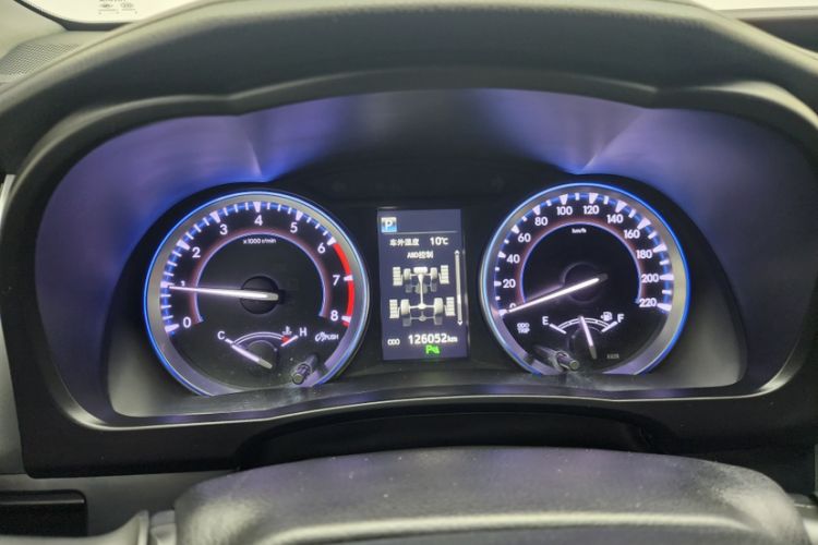 Used Toyota Highlander 2018 2.0T Four-Wheel Drive Luxury Version 7 Seats China VI Standard Odometer Close Up