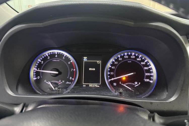 Used Toyota Highlander 2018 2.0T Four-Wheel Drive Prestige Version 7 Seats China VI Standard Odometer Close Up