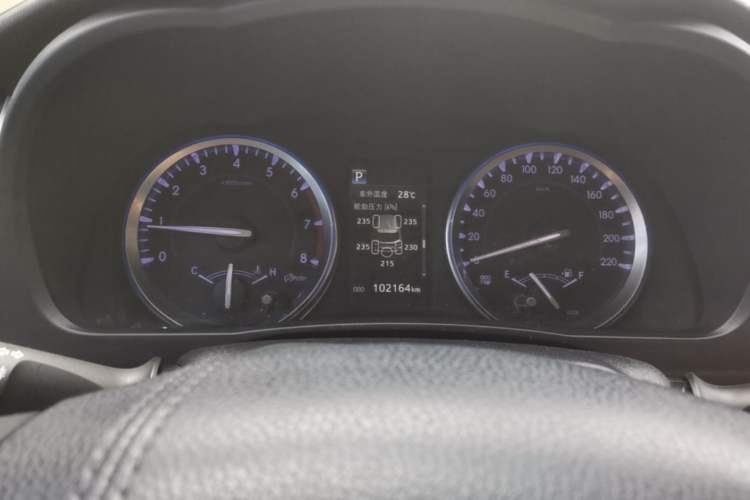 Used Toyota Highlander 2018 2.0T Four-Wheel Drive Luxury Version 7 Seats China VI Standard Odometer Close Up