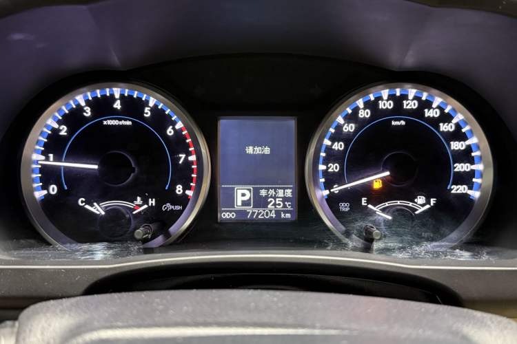Used Toyota Highlander 2018 2.0T Two-Wheel Drive Elite Version 5 Seats China VI Standard Odometer Close Up