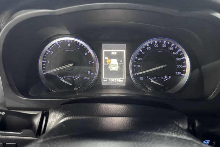 Used Toyota Highlander 2018 2.0T Four-Wheel Drive Luxury Version 7 Seats China VI Standard Odometer Close Up