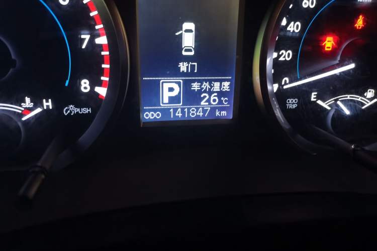 Used Toyota Highlander 2018 2.0T Four-Wheel Drive Elite Edition 7 Seats China V Standard Odometer Close Up