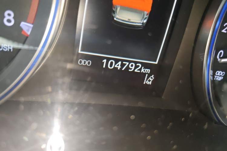 Used Toyota Highlander 2018 2.0T Four-Wheel Drive Luxury Version 7 Seats China VI Standard Odometer Close Up