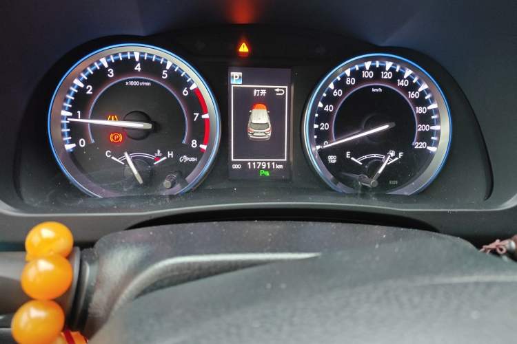Used Toyota Highlander 2018 2.0T Four-Wheel Drive Prestige Version 7 Seats China V Emission Standard Odometer Close Up