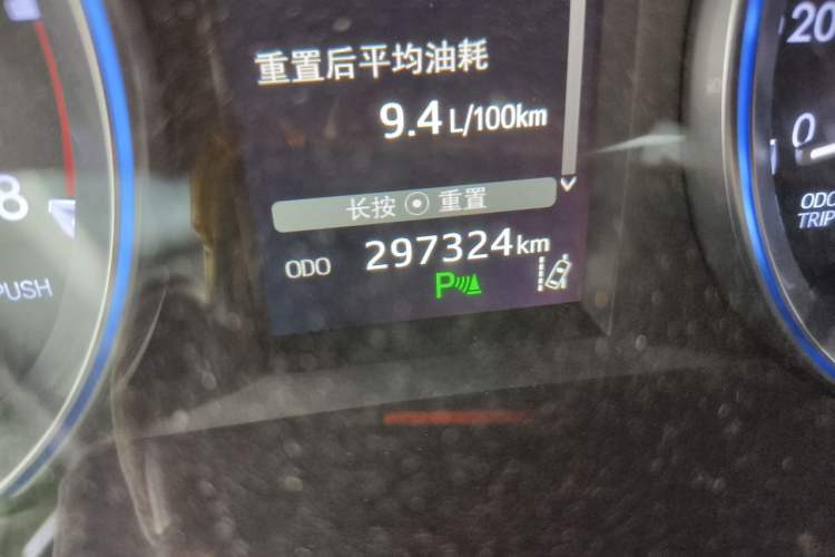 Used Toyota Highlander 2018 2.0T Four-Wheel Drive Luxury Edition 7 Seats China V Emission Standard Odometer Close Up