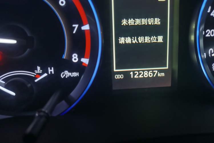 Used Toyota Highlander 2018 2.0T Four-Wheel Drive Luxury Version 7 Seats China VI Standard Odometer Close Up