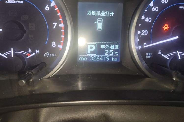 Used Toyota Highlander 2018 2.0T Two-Wheel Drive Elite Edition 5 Seats Emission Standard China V Odometer Close Up
