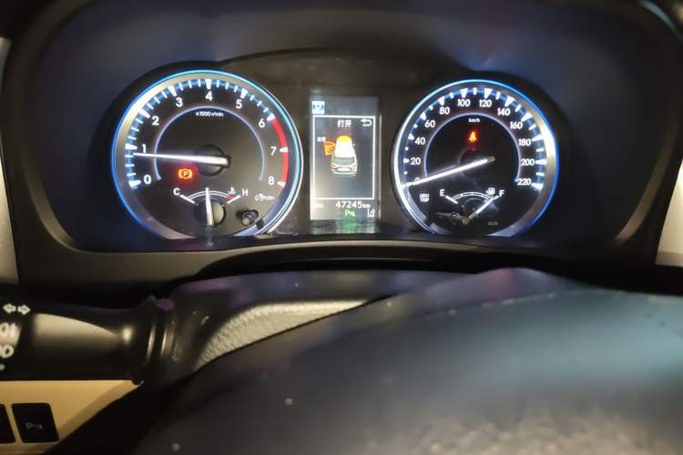 Used Toyota Highlander 2018 2.0T Four-Wheel Drive Prestige Version 7 Seats China VI Standard Odometer Close Up