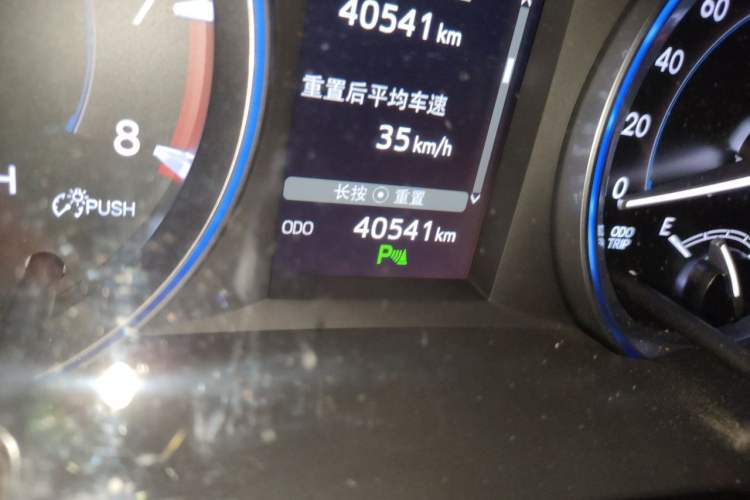 Used Toyota Highlander 2018 2.0T Four-Wheel Drive Prestige Version 7 Seats China VI Standard Odometer Close Up