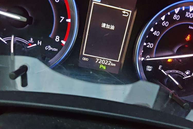Used Toyota Highlander 2018 2.0T Two-Wheel Drive Prestige Version 7 Seats China V Emission Standard Odometer Close Up