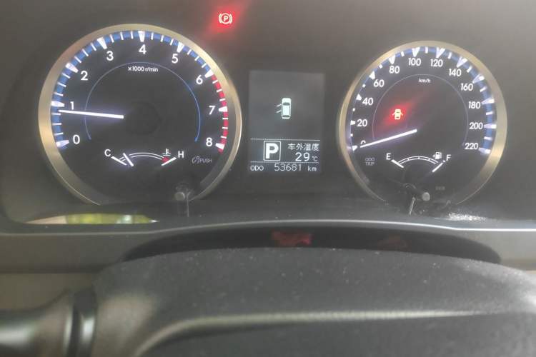 Used Toyota Highlander 2018 2.0T Four-Wheel Drive Elite Edition 7 Seats China V Standard Odometer Close Up