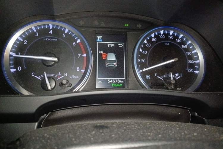 Used Toyota Highlander 2018 2.0T Four-Wheel Drive Supreme Edition 7-Seater China VI Odometer Close Up