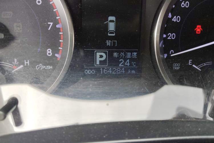 Used Toyota Highlander 2018 2.0T Four-Wheel Drive Elite Edition 7 Seats China VI Standard Odometer Close Up