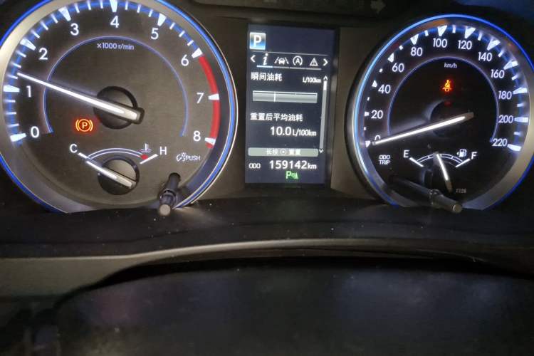 Used Toyota Highlander 2018 2.0T Four-Wheel Drive Luxury Edition 7 Seats China V Emission Standard Odometer Close Up