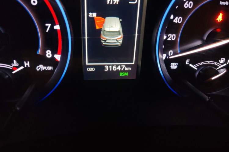 Used Toyota Highlander 2018 2.0T Four-Wheel Drive Supreme Edition 7-Seater China VI Odometer Close Up