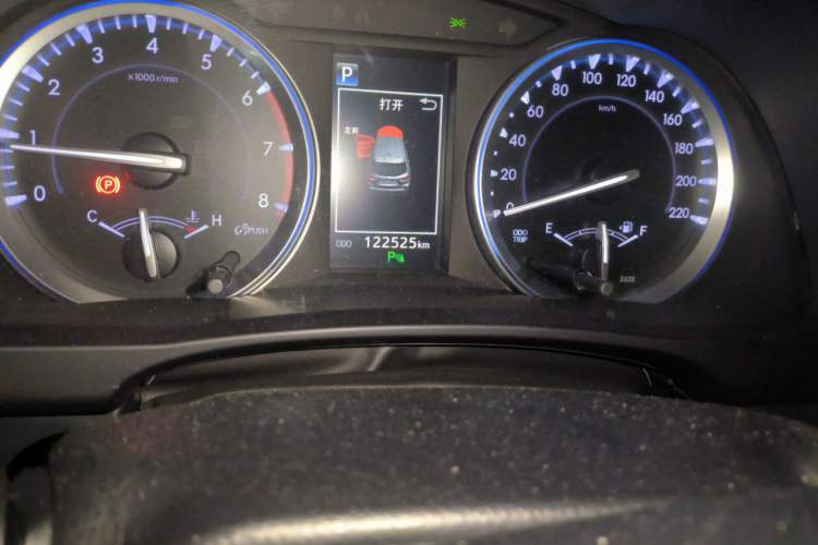 Used Toyota Highlander 2018 2.0T Four-Wheel Drive Knight Edition 7 Seats China VI Standard Odometer Close Up