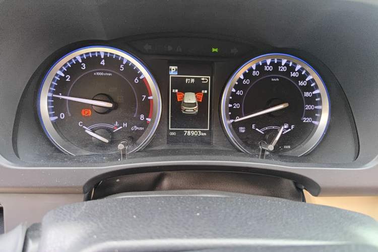 Used Toyota Highlander 2018 2.0T Four-Wheel Drive Luxury Edition 7 Seats China V Emission Standard Odometer Close Up