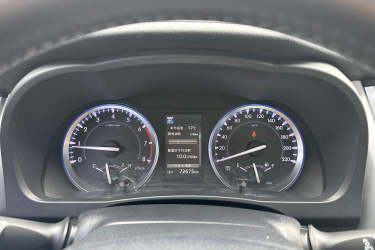 Used Toyota Highlander 2018 2.0T Four-Wheel Drive Luxury Version 7 Seats China VI Standard Odometer Close Up