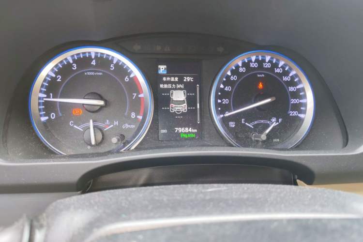 Used Toyota Highlander 2018 2.0T Four-Wheel Drive Ultimate Edition 7-Seater Emission Standard China V Odometer Close Up
