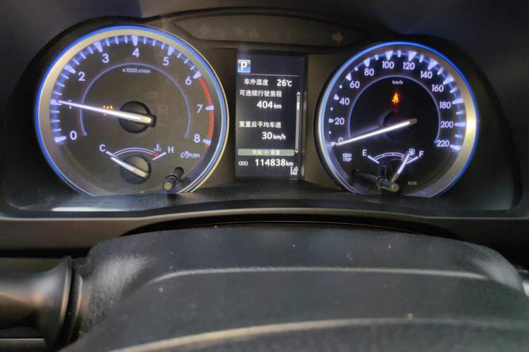 Used Toyota Highlander 2018 2.0T Four-Wheel Drive Luxury Edition 7 Seats China V Emission Standard Odometer Close Up