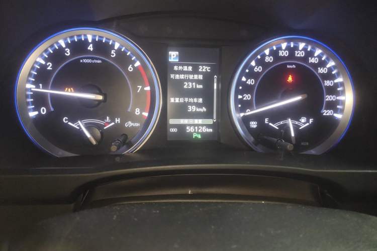 Used Toyota Highlander 2018 2.0T Four-Wheel Drive Luxury Version 7 Seats China VI Standard Odometer Close Up