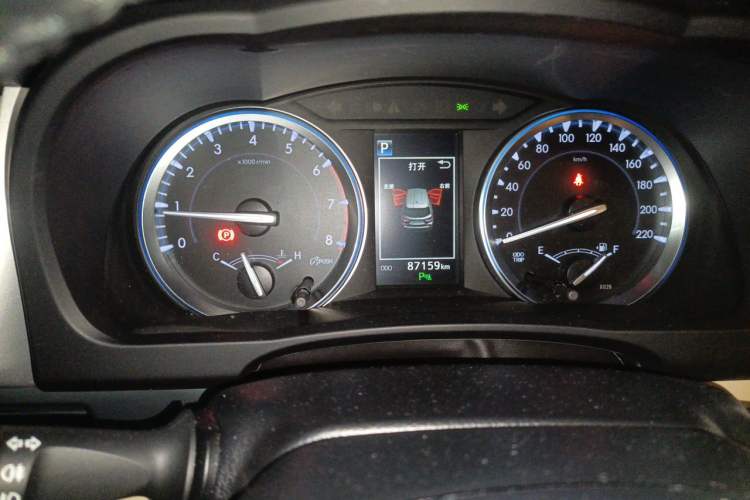 Used Toyota Highlander 2018 2.0T Four-Wheel Drive Luxury Version 7 Seats China VI Standard Odometer Close Up