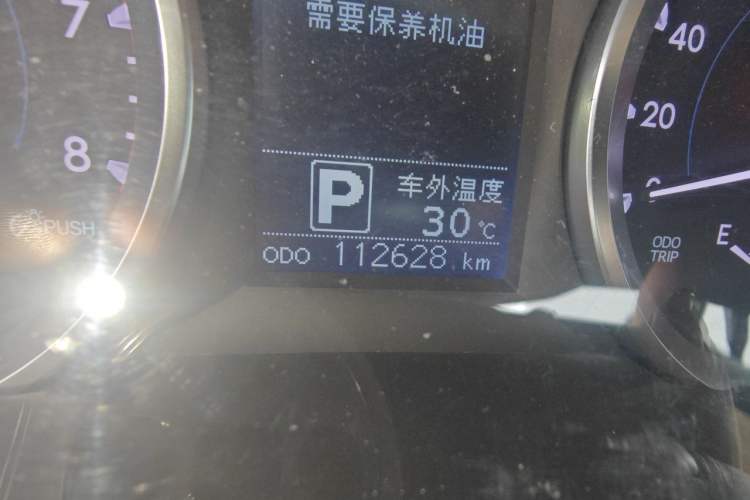 Used Toyota Highlander 2018 2.0T Two-Wheel Drive Elite Edition 5 Seats Emission Standard China V Odometer Close Up