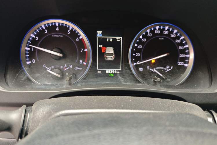 Used Toyota Highlander 2018 2.0T Four-Wheel Drive Luxury Edition 7 Seats China V Emission Standard Odometer Close Up