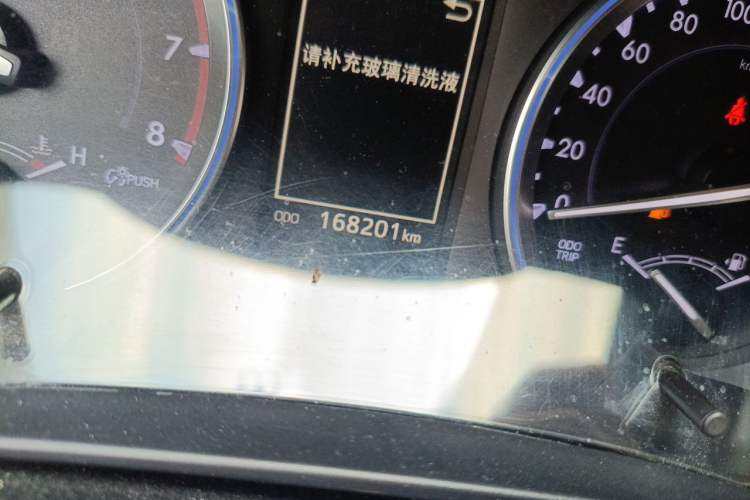 Used Toyota Highlander 2018 2.0T Four-Wheel Drive Luxury Edition 7 Seats China V Emission Standard Odometer Close Up
