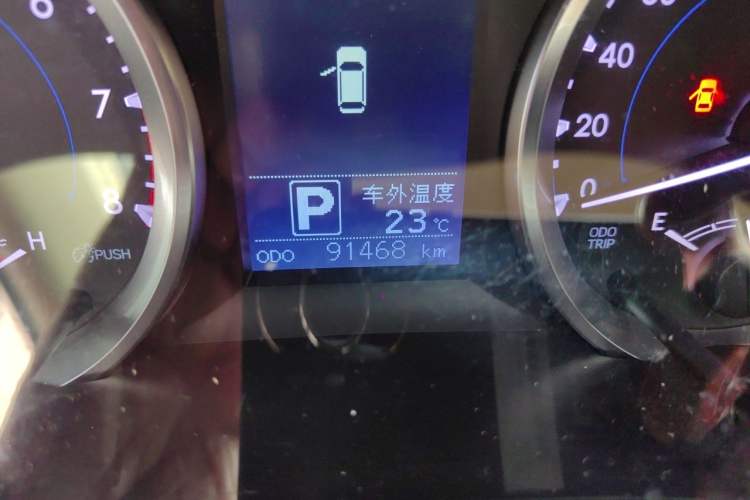 Used Toyota Highlander 2018 2.0T Two-Wheel Drive Elite Version 5 Seats China VI Standard Odometer Close Up